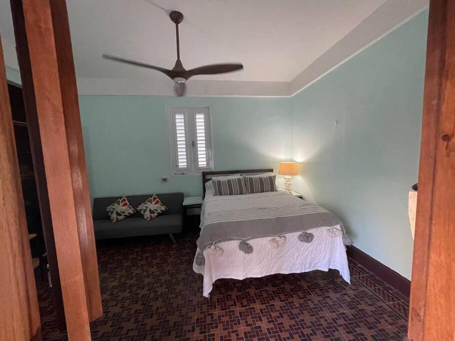 Fresh Tropical Colonial Style Walk-Up- Rooftop Terrace- Beach View ซานฮวน ภายนอก รูปภาพ